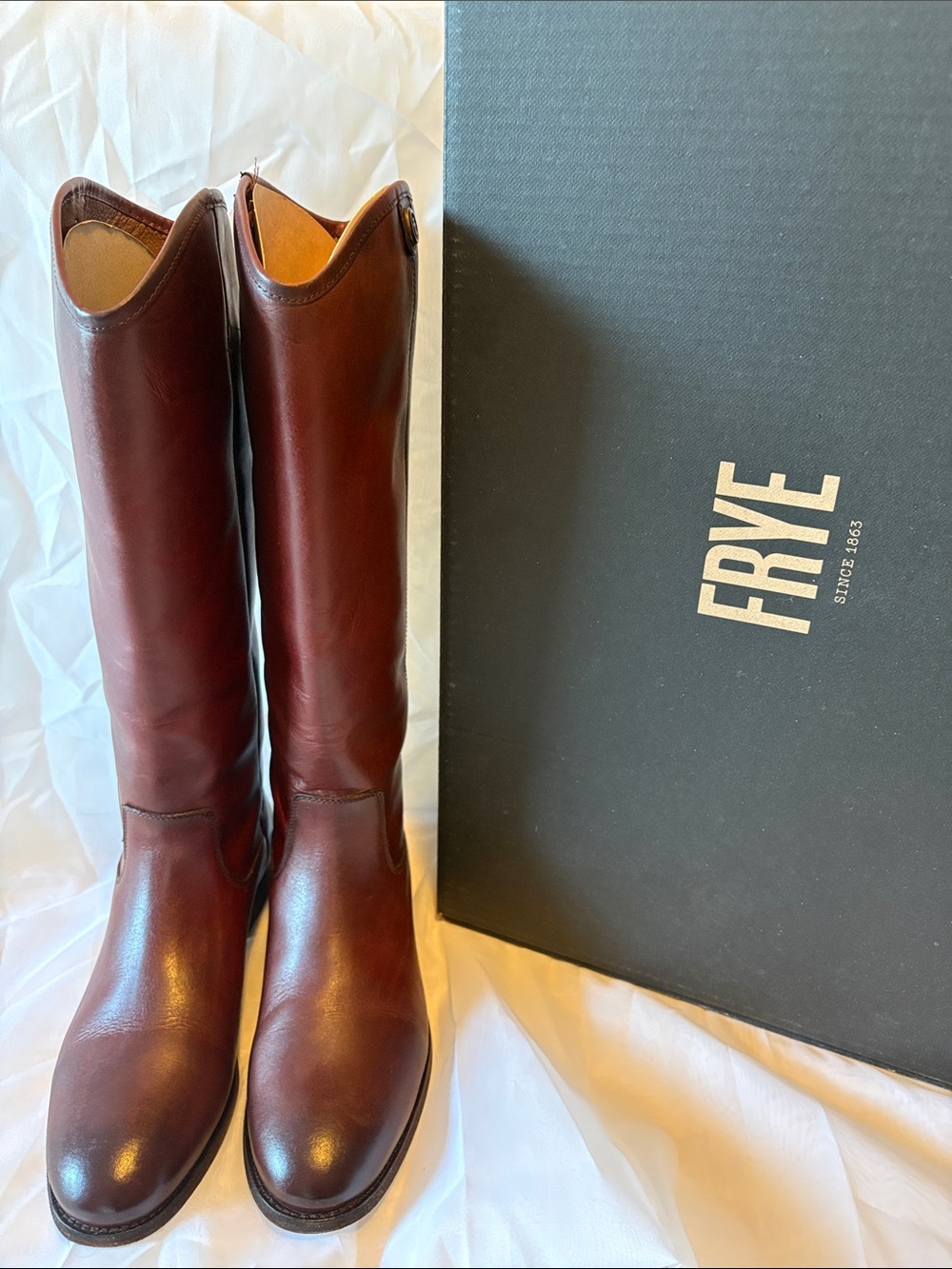 Frye Melissa Button 2 Mahogany 8.5 Boots